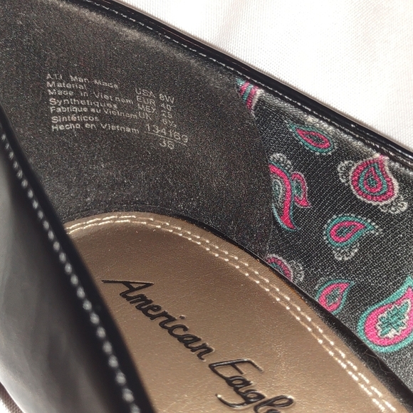 𝅺American Eagle Black Closed Toe High Heels - Picture 8 of 8
